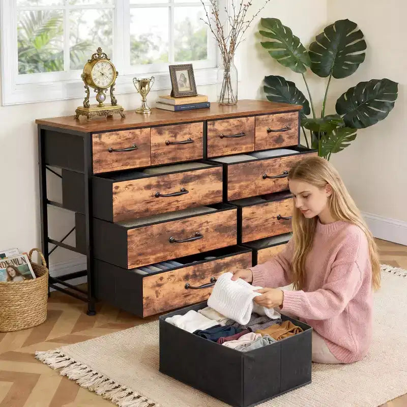 Commode large et rustique marron avec 10 tiroirs en tissu, grande unité de rangement, meuble de chambre à coucher, meuble TV d'entrée de 50 pouces