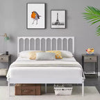 Cadre de lit plateforme Queen avec tête de lit, construction en métal robuste, rangement sous le lit de 12,6 pouces, lattes solides, silencieux, pas besoin de sommier tapissier, blanc