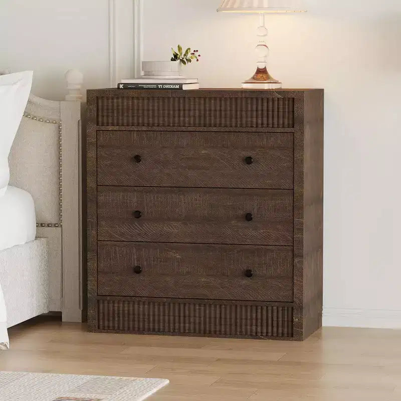 Modern Wide Fluted Dresser Chest  5 Drawers, Wooden Storage Cabinet for Bedroom, Kids Room, Hallway, Living Room, Natural Oak  5 Buckets
