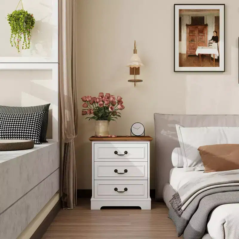 TYBOATLE Table de Chevet Blanche à 3 Tiroirs avec Station de Charge, Table de Chevet de Style Ferme avec Ports USB et Type-C, Grande Table d'Appoint pour Chambre à Coucher et Salon
