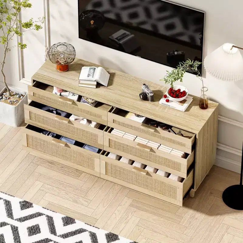 JVNOXK Commode 6 tiroirs en rotin de 150 cm, meuble de rangement pour vêtements de chambre, poignées métalliques et pieds en bois, convient aux chambres à coucher, couleur naturelle