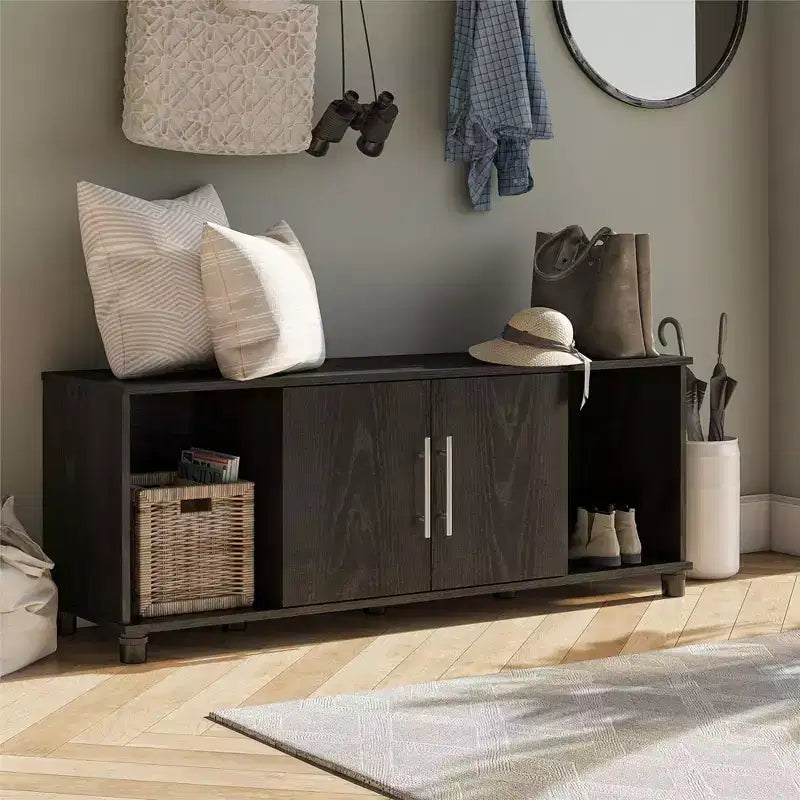 Banc de rangement à chaussures en bois Elmbrook GDFStudio avec quatre compartiments de rangement