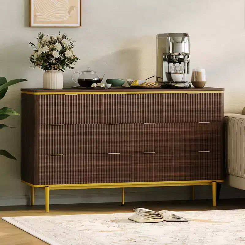 Commode à 7 tiroirs pour chambre à coucher, commode cannelée en bois, meuble de rangement, support TV au design incurvé avec poignées métalliques dorées pour le salon