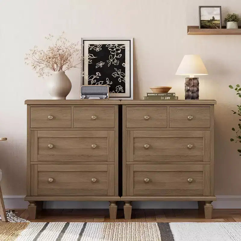 Commode vintage en bois à 4 tiroirs avec poignées sculptées et pieds fuselés, grand meuble de rangement à tiroirs pour chambre, salon et entrée