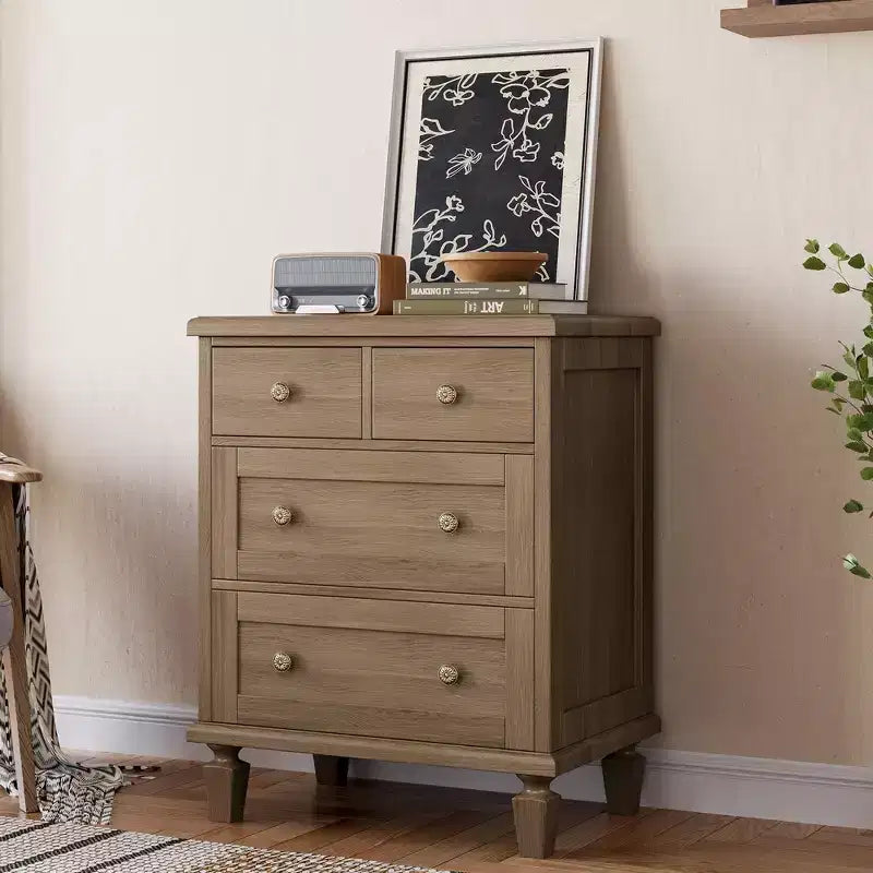 Commode vintage en bois à 4 tiroirs avec poignées sculptées et pieds fuselés, grand meuble de rangement à tiroirs pour chambre, salon et entrée