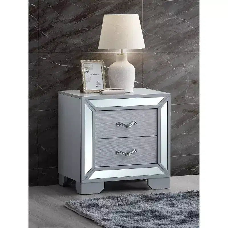 Table de chevet Passion Furniture Murry Silver 2 tiroirs de 61 cm de largeur