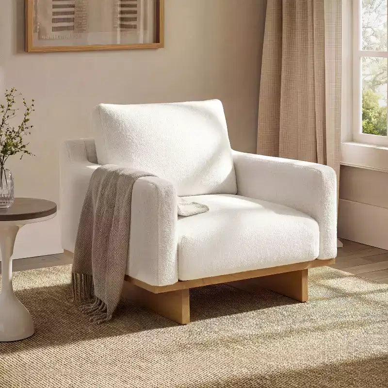 Fauteuil d'appoint Christopher Knight Home Niran en hévéa moderne, rembourré en tissu bouclé, avec coussin moelleux