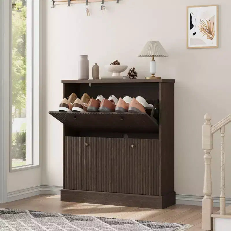 Meuble à chaussures avec 2 tiroirs pivotants - Meuble de rangement d'entrée étroit cannelé - Étagères réglables et amovibles - Organisateur de chaussures moderne autoportant