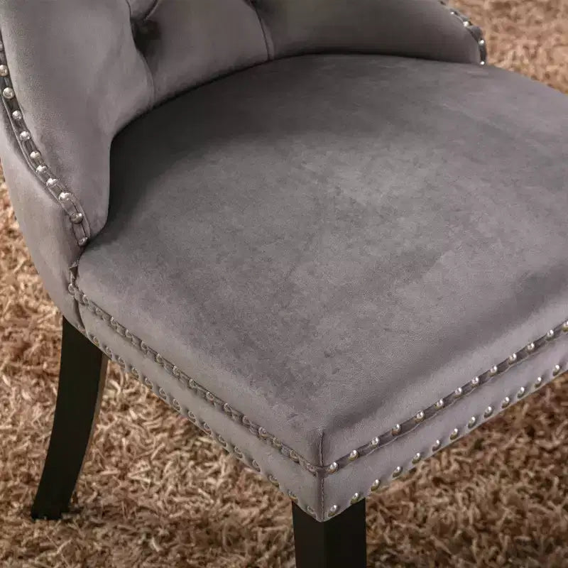 Chaises de salle à manger modernes en velours capitonné Harrington Collection, pieds en bois massif avec clous décoratifs, ensemble de 2 chaises d'appoint contemporaines rembourrées, gris