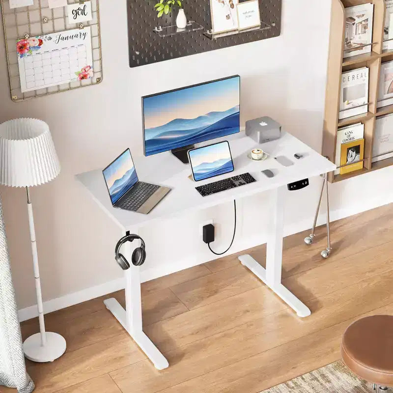 Bureau électrique assis-debout Qwatto 40 pouces, réglable en hauteur, motorisé, petit, pour ordinateur, maison, bureau, jeux, avec préréglages de mémoire, blanc