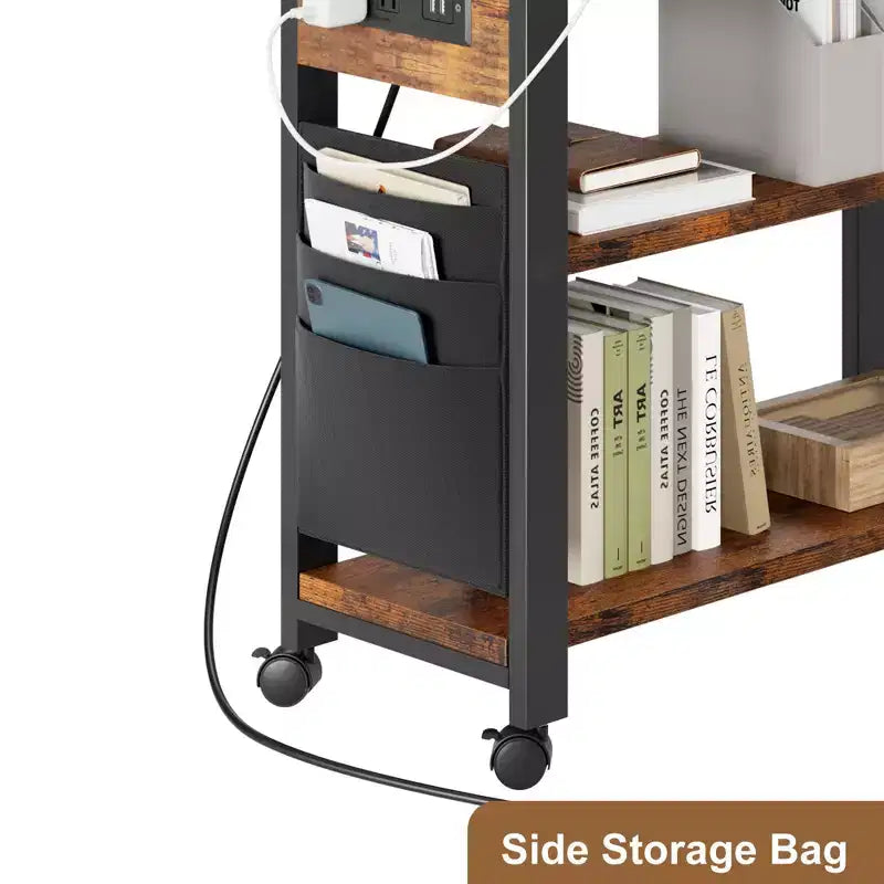 Table d'appoint rotative à 360° avec station de charge et sac de rangement, table de canapé mobile pivotante avec 6 roues verrouillables, table d'appoint mobile pour chambre et salon