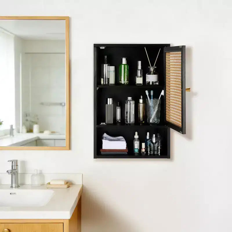 Meuble de salle de bain mural en bambou avec portes en rotin, armoire à pharmacie avec étagère réglable et organisateur peu encombrant, bois naturel/noir/blanc