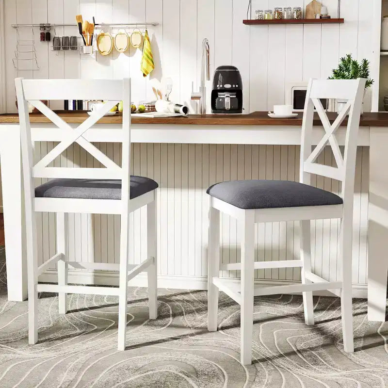 Lot de 2 tabourets de bar Costway en bois d'hévéa avec dossier en X, sièges rembourrés et repose-pieds (brun foncé et crème/blanc et gris)