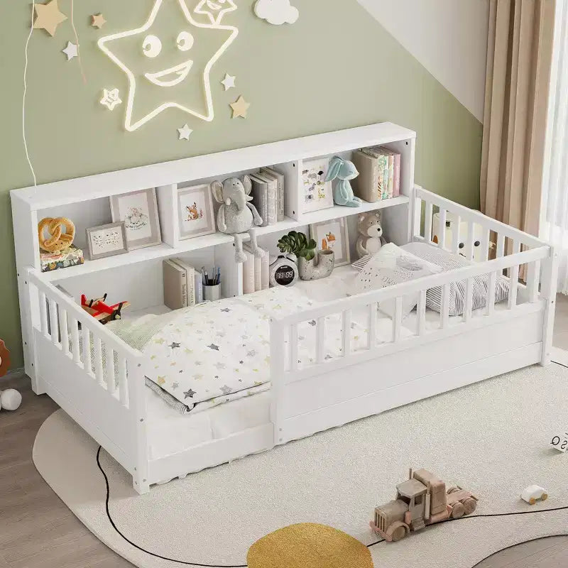 Lit de sol une place avec barrière de sécurité et rangement latéral, lit Montessori en bois pour enfants, Blanc
