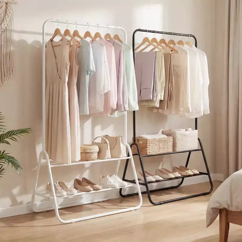 Portant à Vêtements Robuste Costway, en Métal, avec Tringle de Suspension et Étagères de Rangement, Blanc/Noir