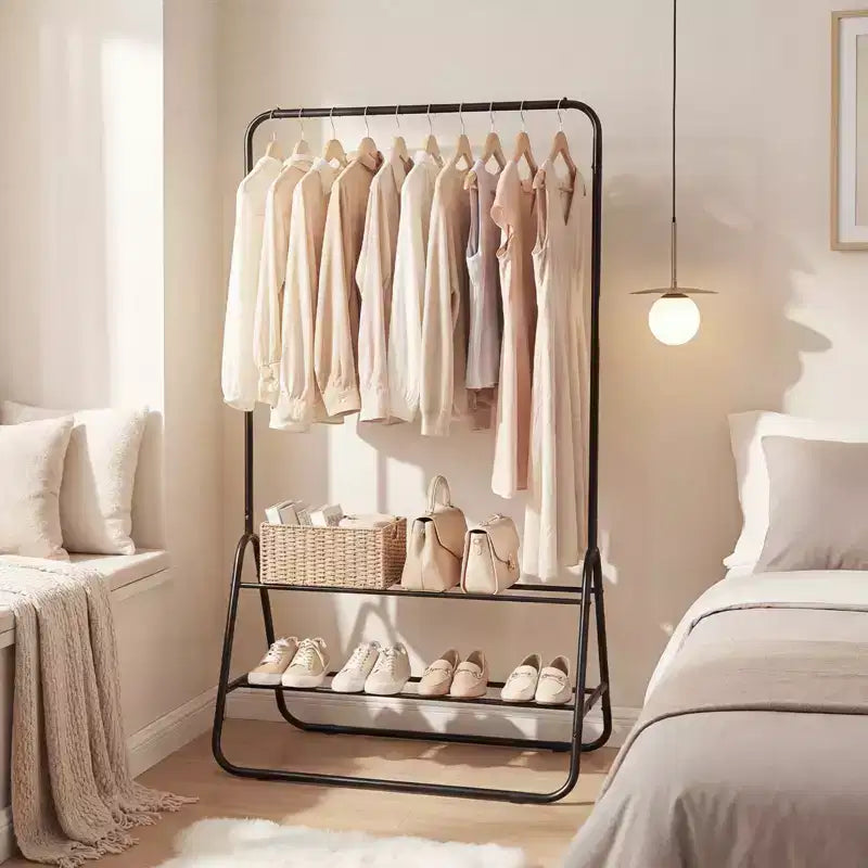 Portant à Vêtements Robuste Costway, en Métal, avec Tringle de Suspension et Étagères de Rangement, Blanc/Noir