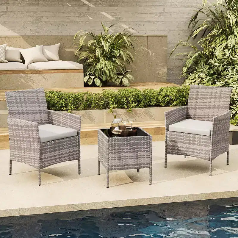 Ensemble de 3 meubles de patio extérieur, chaises en rotin PE avec coussins moelleux et table basse en verre trempé, ensemble de patio toutes saisons