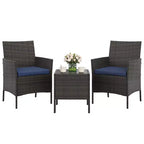 Ensemble de 3 meubles de patio extérieur, chaises en rotin PE avec coussins moelleux et table basse en verre trempé, ensemble de patio toutes saisons