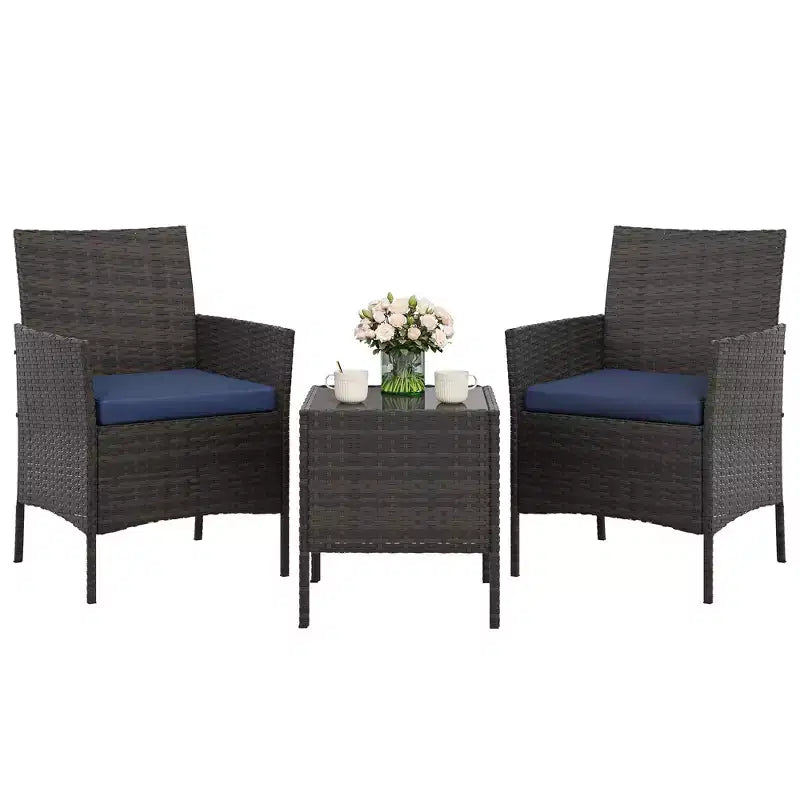 Ensemble de 3 meubles de patio extérieur, chaises en rotin PE avec coussins moelleux et table basse en verre trempé, ensemble de patio toutes saisons