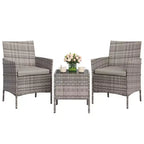 Ensemble de 3 meubles de patio extérieur, chaises en rotin PE avec coussins moelleux et table basse en verre trempé, ensemble de patio toutes saisons