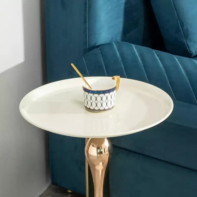 Table d'appoint ronde en métal blanc, petite table basse avec finition dorée, table d'appoint compacte pour petits espaces de vie