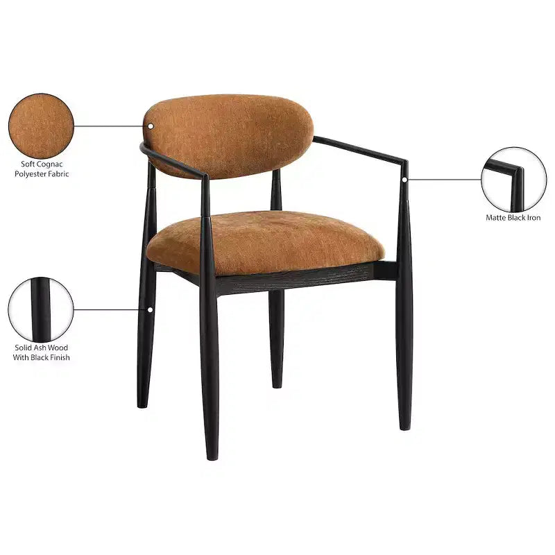 Chaises de salle à manger Riccio de Meridian Furniture avec accoudoirs et revêtement en tissu haute performance (lot de 2)