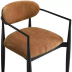 Chaises de salle à manger Riccio de Meridian Furniture avec accoudoirs et revêtement en tissu haute performance (lot de 2)