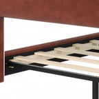 Lit tapissier en cuir avec tête et pied de lit, lattes et pieds en bois massif