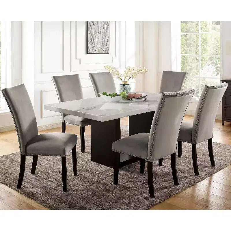 Ensemble de salle à manger transitionnel 7 pièces Southwind avec plateau en marbre et chaises rembourrées - HOMES: Inside + Out
