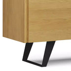 Meuble TV Mitchell pour téléviseurs jusqu'à 70" Chêne - WyndenHall : Bois massif, pieds en métal, crédence multimédia