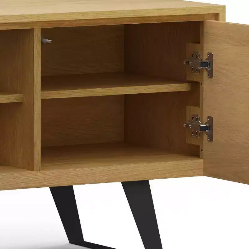 Meuble TV Mitchell pour téléviseurs jusqu'à 70" Chêne - WyndenHall : Bois massif, pieds en métal, crédence multimédia
