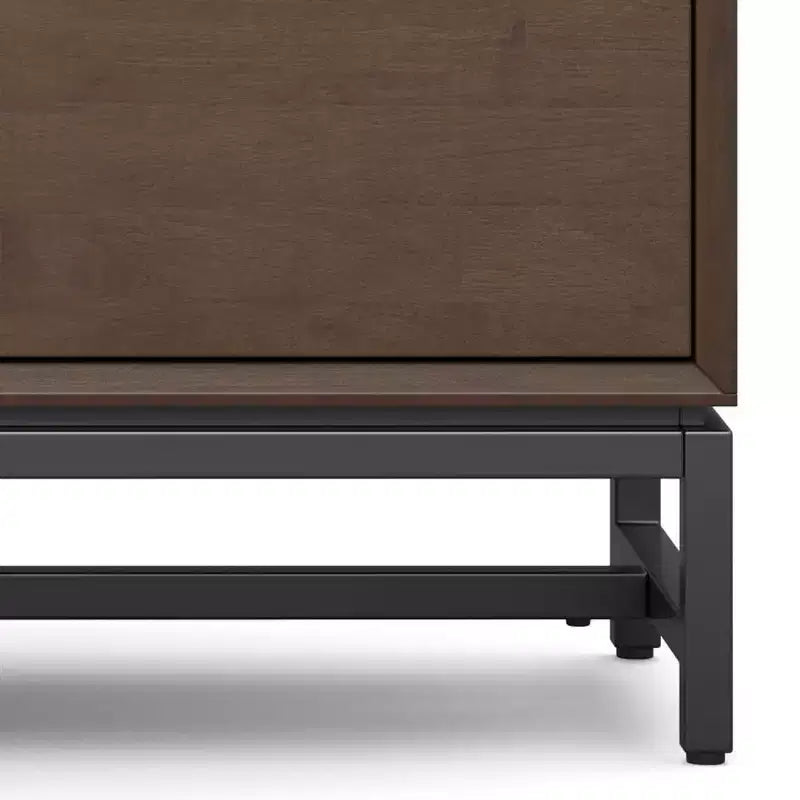 Meuble TV bas WyndenHall Devlin 72" pour téléviseurs jusqu'à 80" Noyer brun : Meuble console multimédia moderne avec rangement