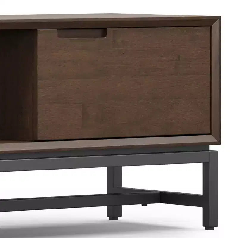 Meuble TV bas WyndenHall Devlin 72" pour téléviseurs jusqu'à 80" Noyer brun : Meuble console multimédia moderne avec rangement