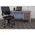 Chaise de bureau à dossier en maille finition étain, noire - Boss Office Products : Assise LeatherPlus, base métallique, fonction pivotante