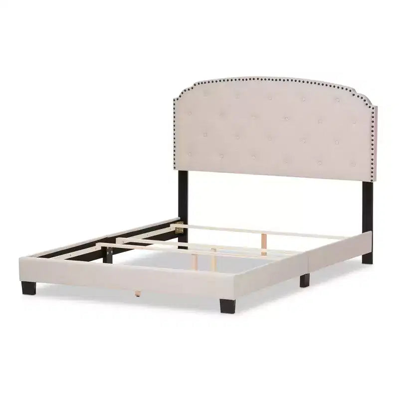 Lit rembourré en tissu moderne et contemporain King Lexi Beige clair - Baxton Studio : Cadre en bois d'hévéa et MDF, remplissage en polyester