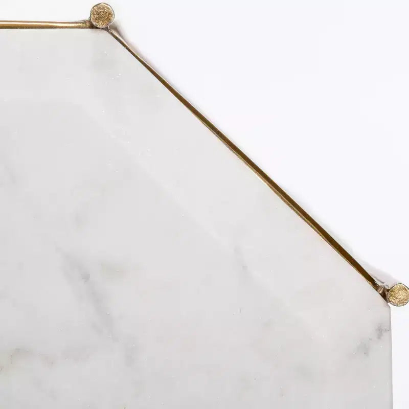 Table d'appoint Finch Colton à plateau en marbre massif avec base en métal blanc/doré : Style Glamour de luxe, Cadre en fer, Forme carrée