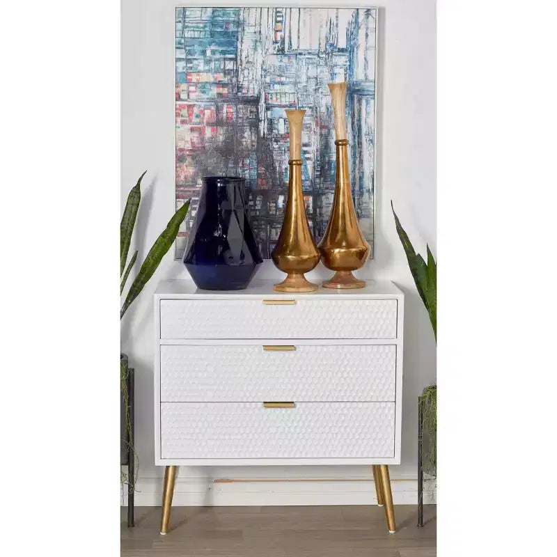 Commode en bois moderne à 3 tiroirs Olivia & May avec poignées à bouton blanches : style milieu de siècle, cadre composite en MDF