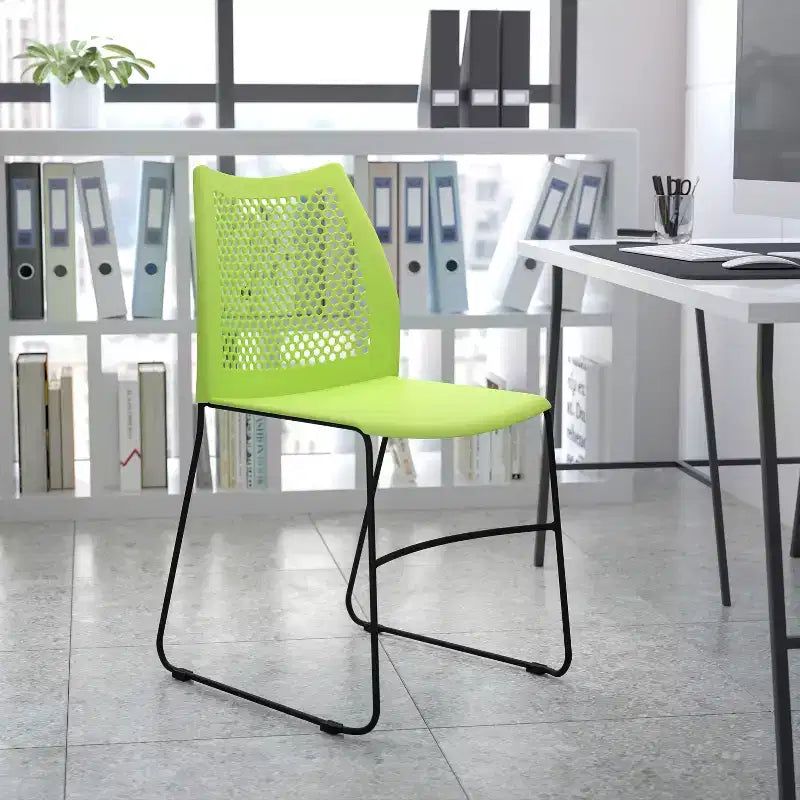 Chaise empilable Flash Furniture série HERCULES, capacité 300 kg, avec dossier aéré et piètement luge thermolaqué