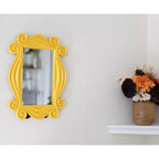 Miroir réplique Ukonic Friends TV Show Yellow Peephole Frame pour porte | 38,1 x 27,9 cm