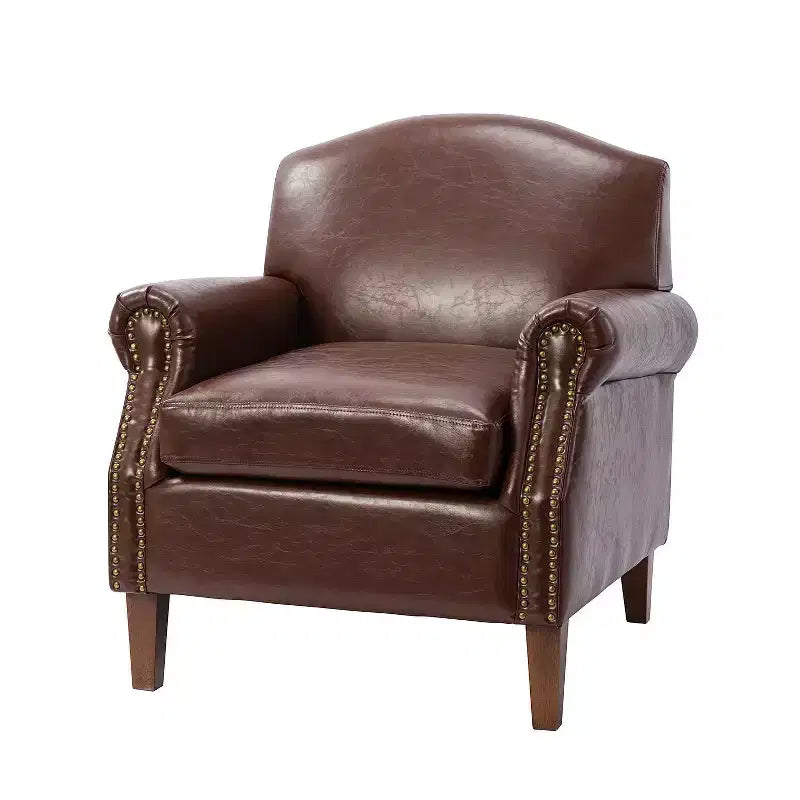 Fauteuil Gianluigi en similicuir végane de transition avec clous décoratifs et pieds en bois massif pour la chambre et le salon | ART OF LIVING DESIGNS
