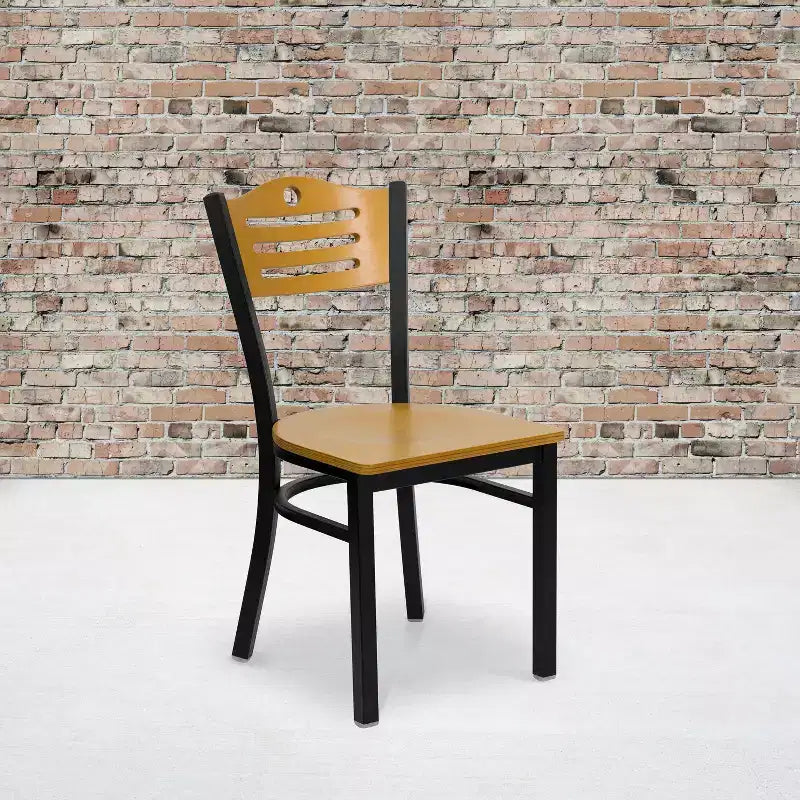 Chaise de restaurant en métal à dossier en lattes Emma et Oliver (lot de 2)