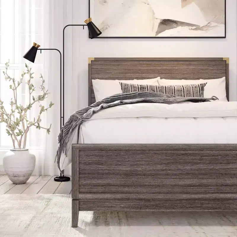 Lit plateforme contemporain en bois massif Plank+Beam pleine grandeur