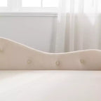 Chaise longue en velours avec rangement, oreiller et accents cloutés pour chambre - ModernLuxe