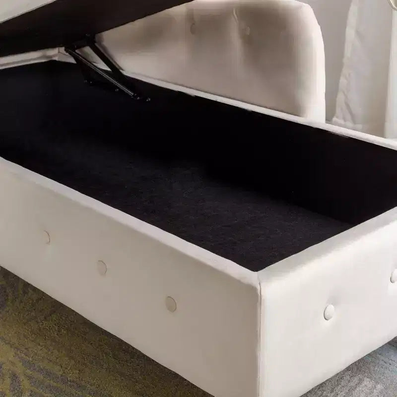 Chaise longue en velours avec rangement, oreiller et accents cloutés pour chambre - ModernLuxe