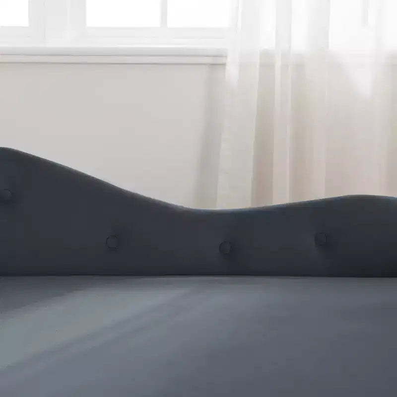 Chaise longue en velours avec rangement, oreiller et accents cloutés pour chambre - ModernLuxe