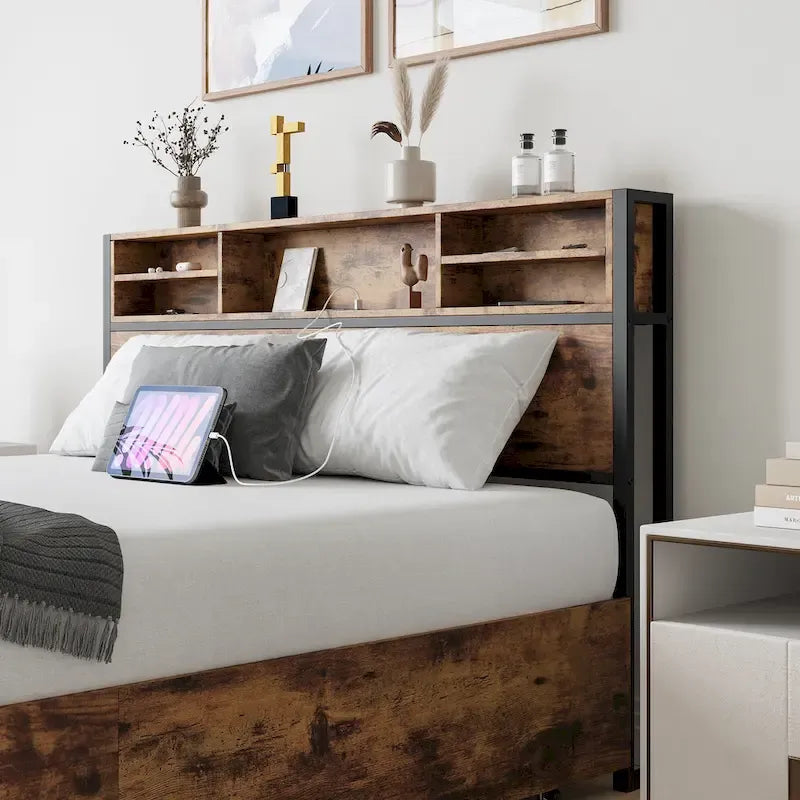 Lit plateforme Queen avec tête de lit de rangement à tiroirs