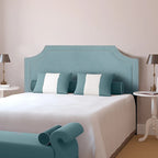 Tête de lit capitonnée en tissu avec clous décoratifs pour lit Queen size